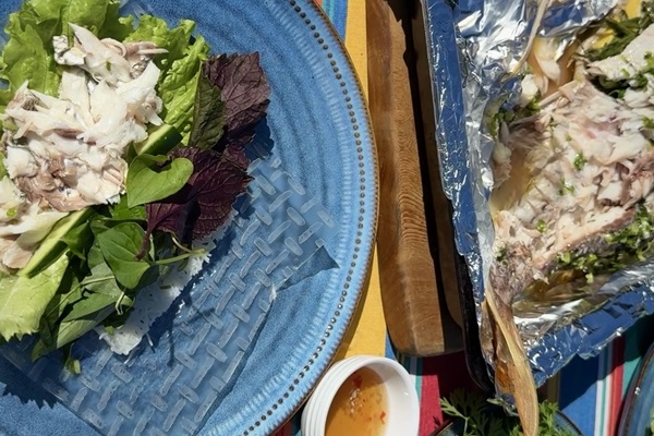 Rice paper rolls with baked fish