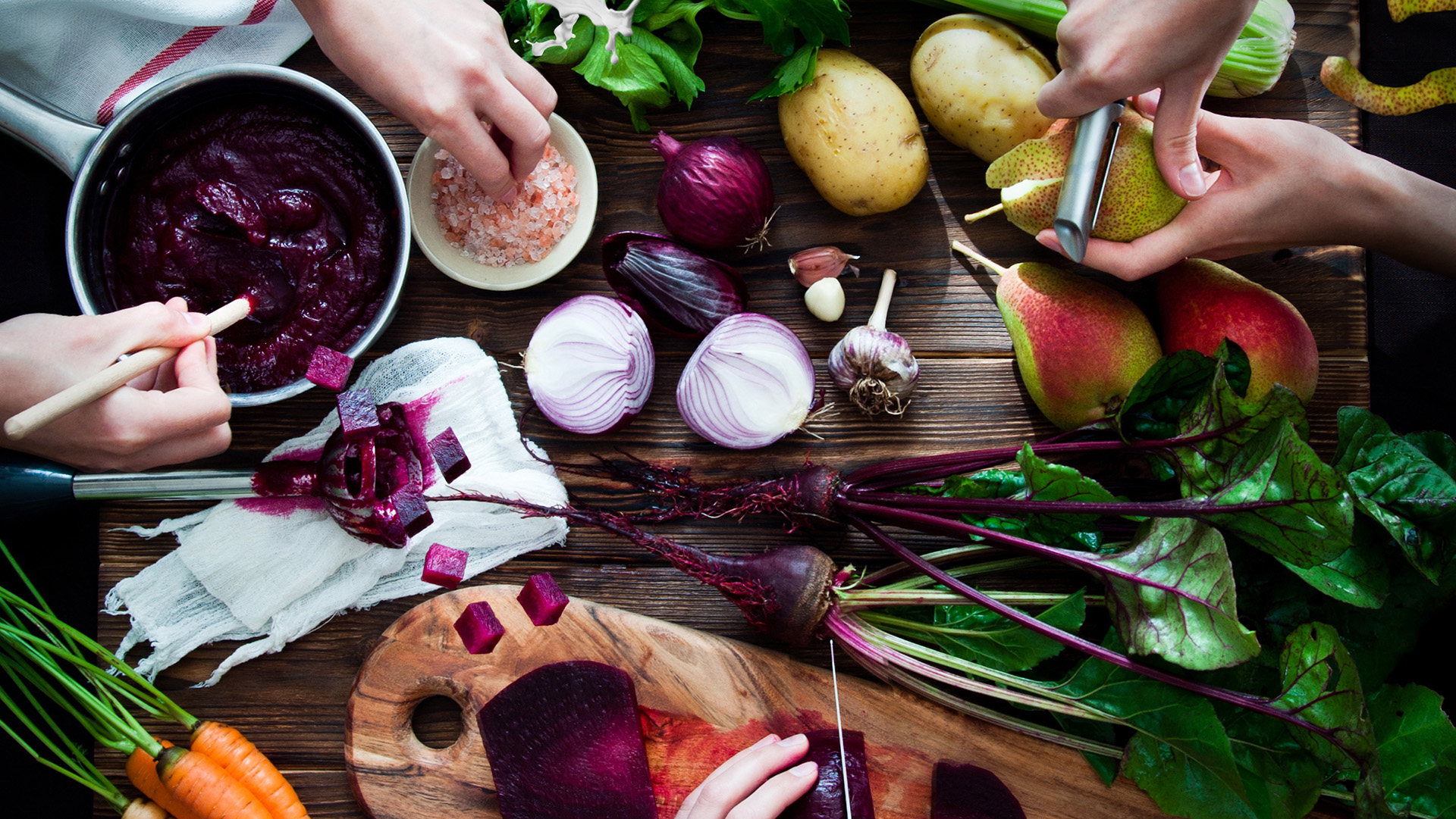 Cooking vegetable soup with beetroot